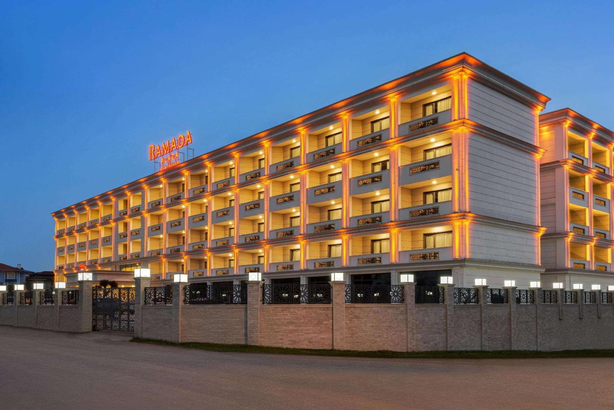 Ramada Plaza By Wyndham Silivri Hotel Exterior foto