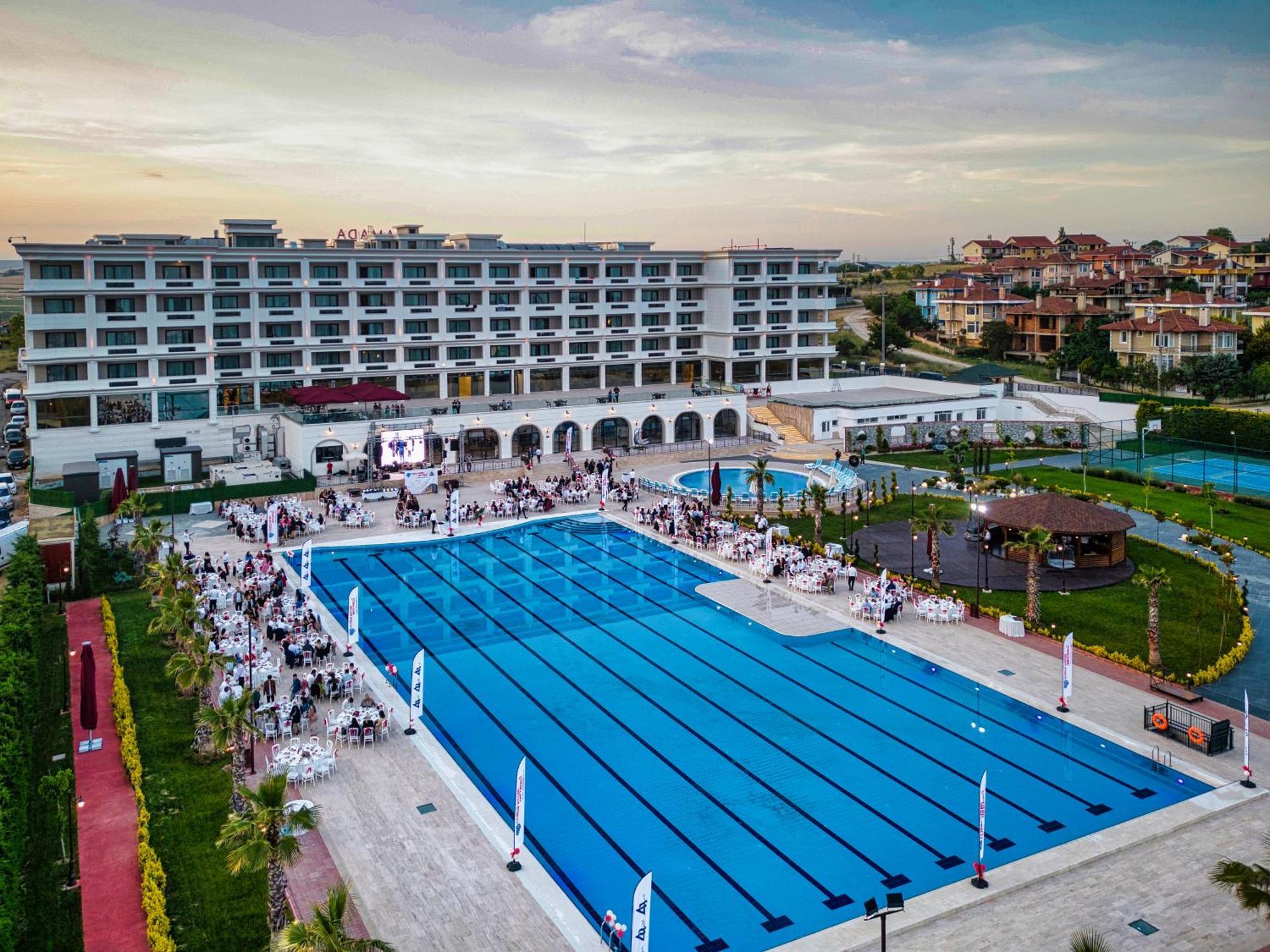 Ramada Plaza By Wyndham Silivri Hotel Exterior foto