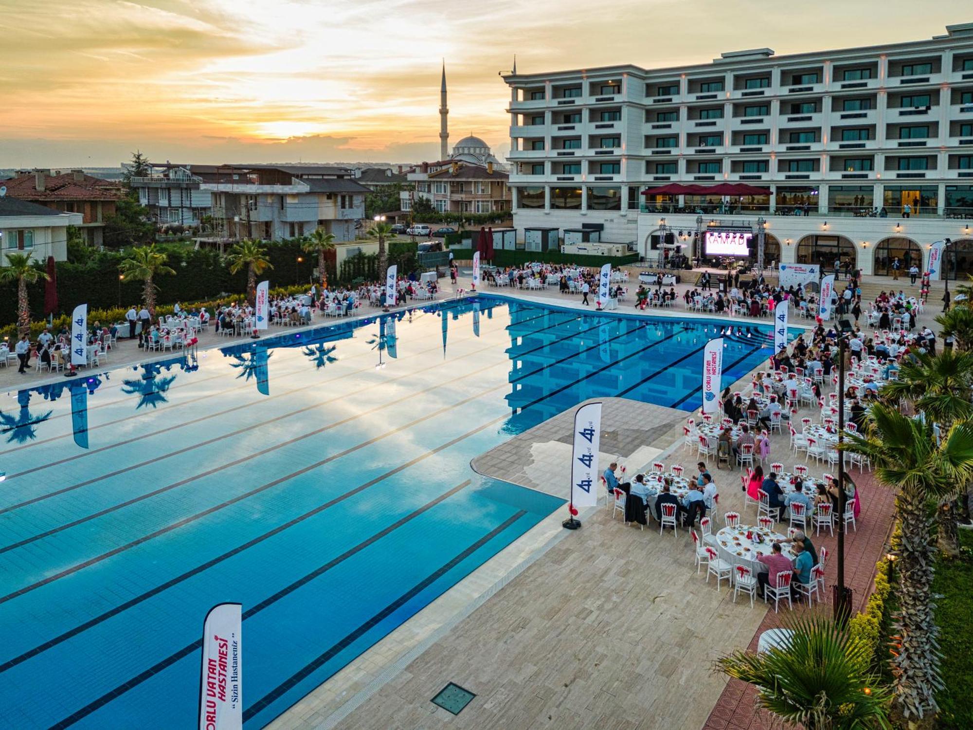 Ramada Plaza By Wyndham Silivri Hotel Exterior foto
