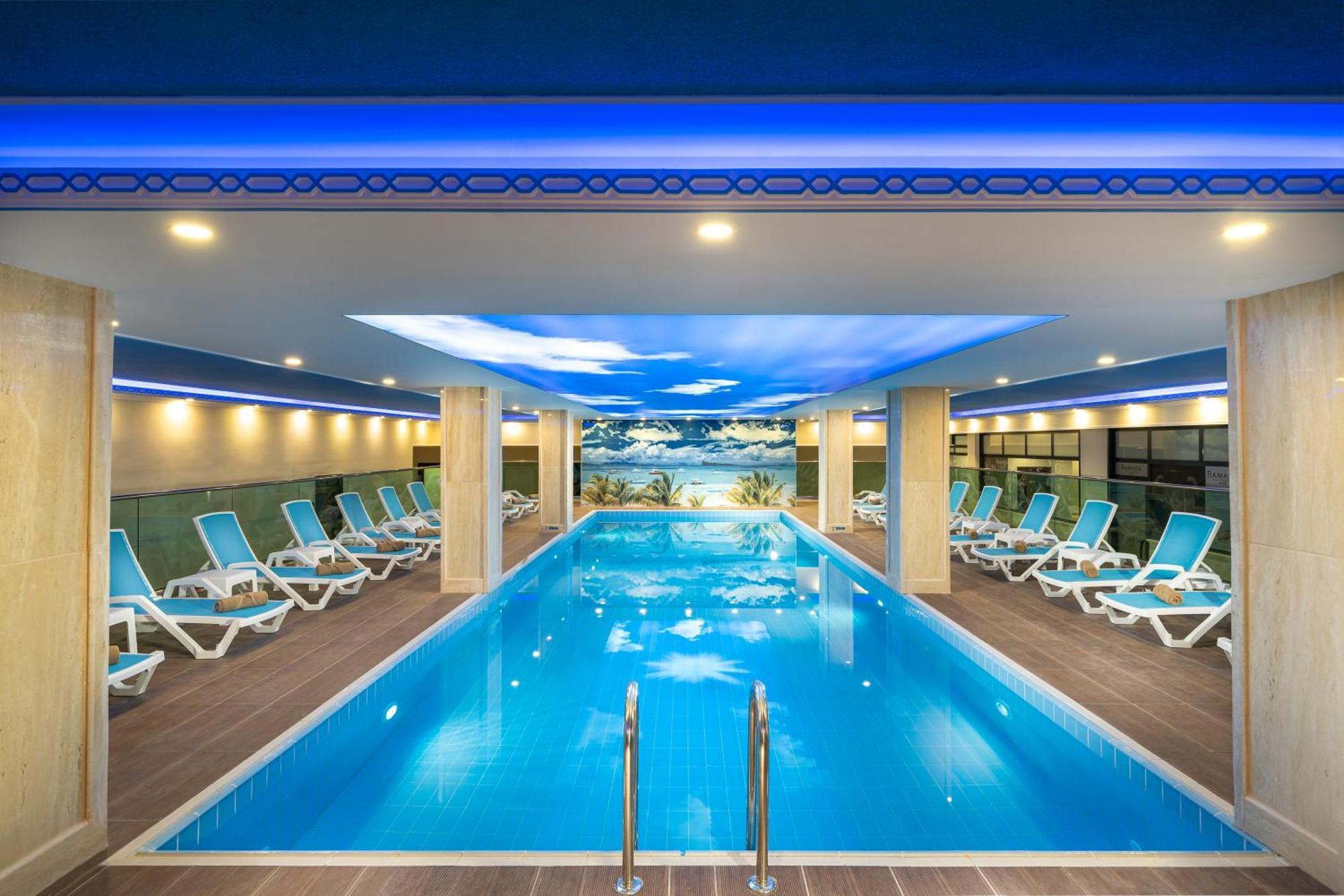 Ramada Plaza By Wyndham Silivri Hotel Exterior foto