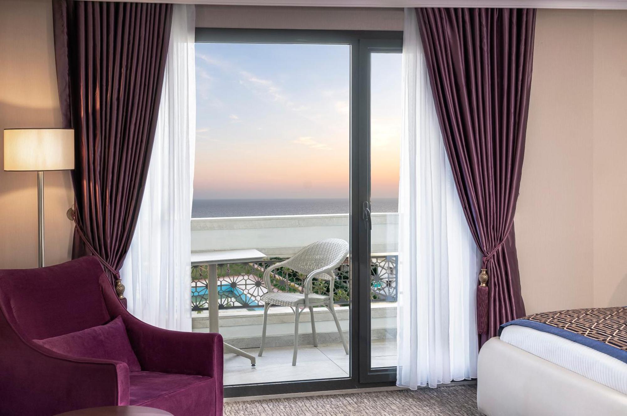 Ramada Plaza By Wyndham Silivri Hotel Exterior foto