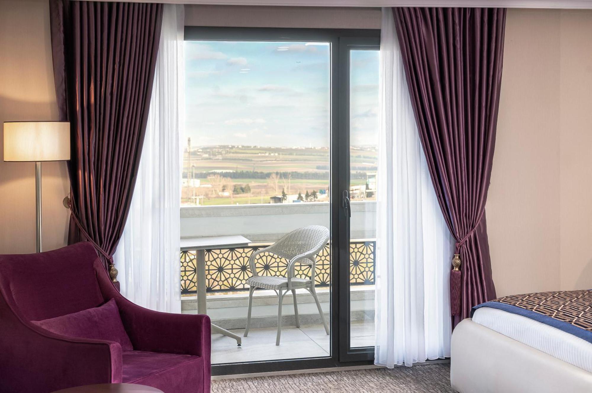 Ramada Plaza By Wyndham Silivri Hotel Exterior foto